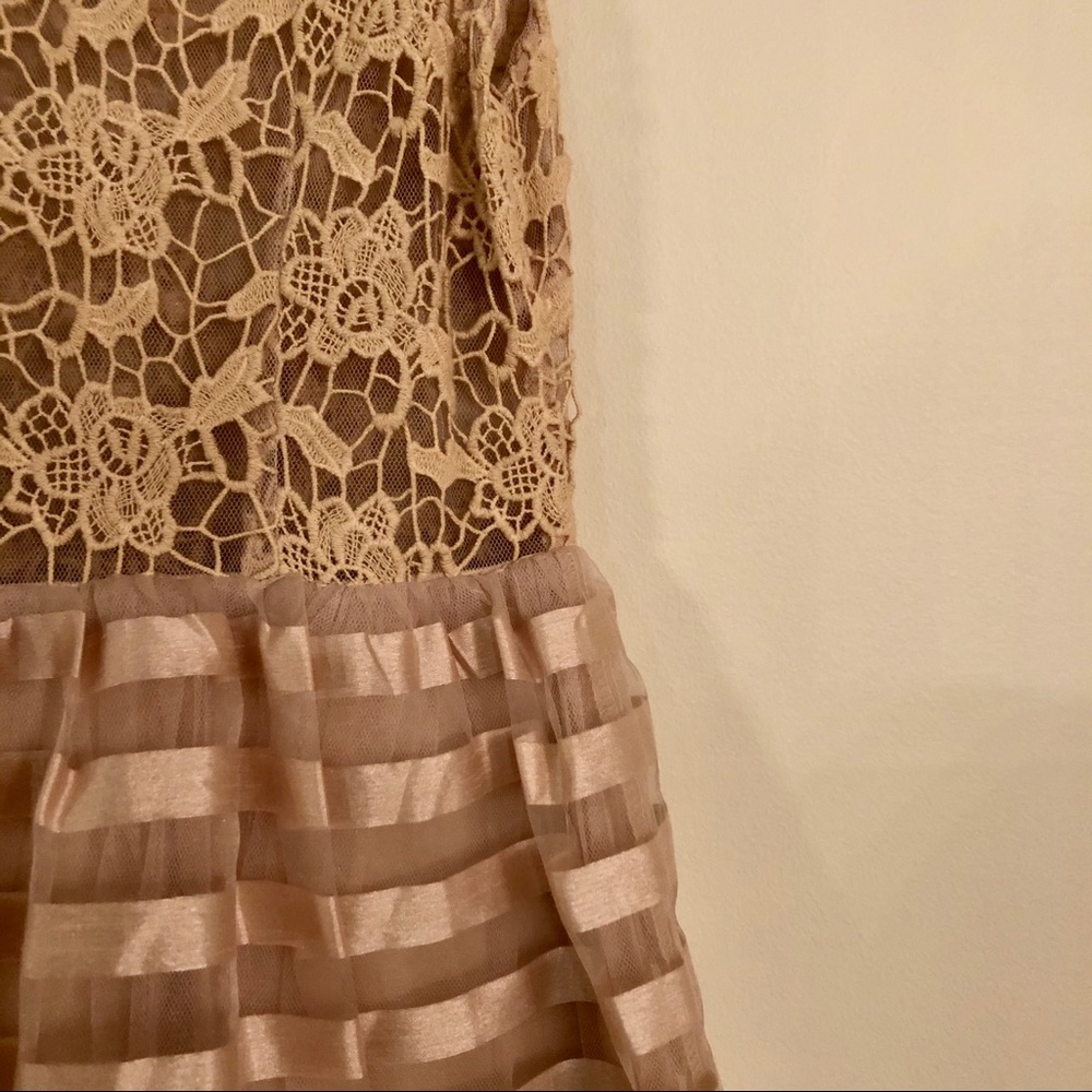 Dress - Picture 3 of 3